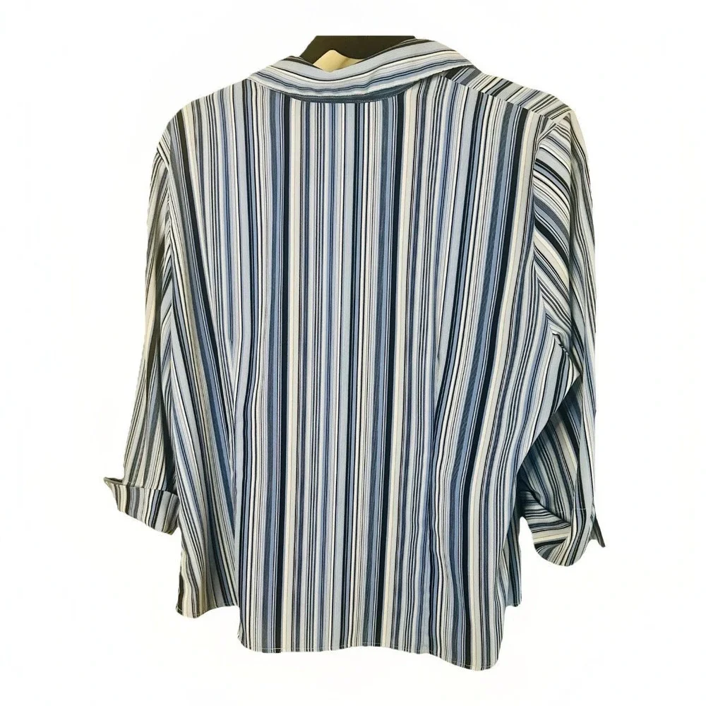 Covington Women's Size XL‎ Button Up Blouse 3/4 Sleeve Blue Striped Collared